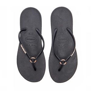 3/$25 Revolve Havaianas Black Flip Flops 11/12
